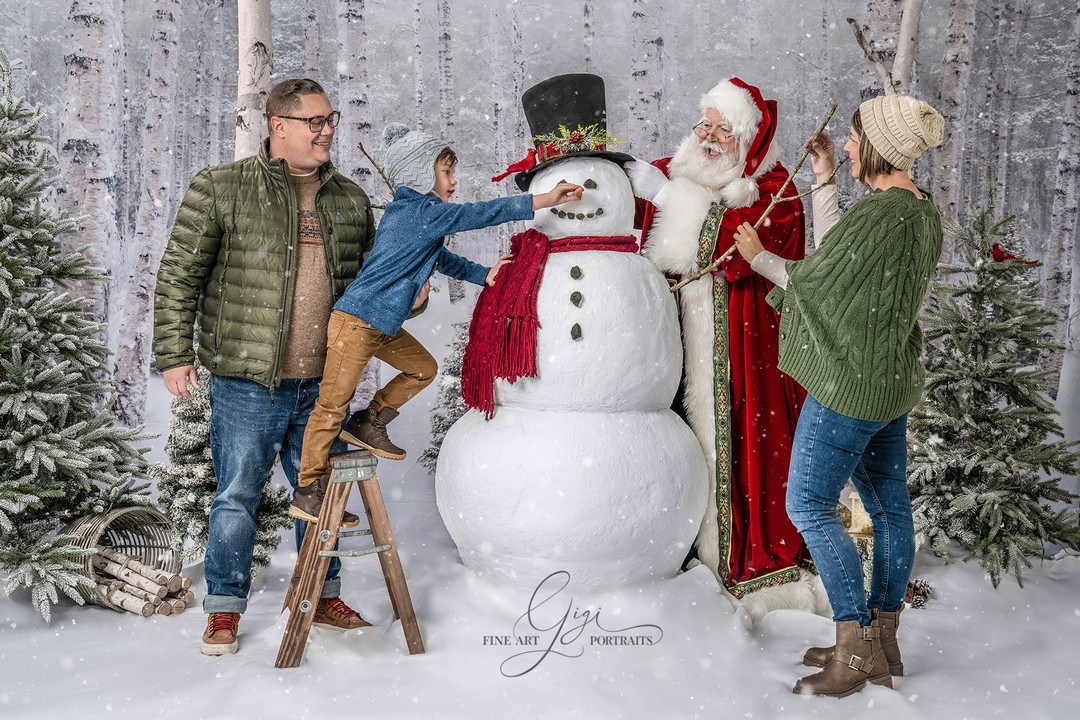 We had a great first weekend of Fine Art Santa sessions! ⛄️🎅🏻🎄A huge thank you to all of the clients we saw on Saturday and Sunday.  Our next Father Christmas session is the November 5th and 6th. You can sign up at the link in bio
